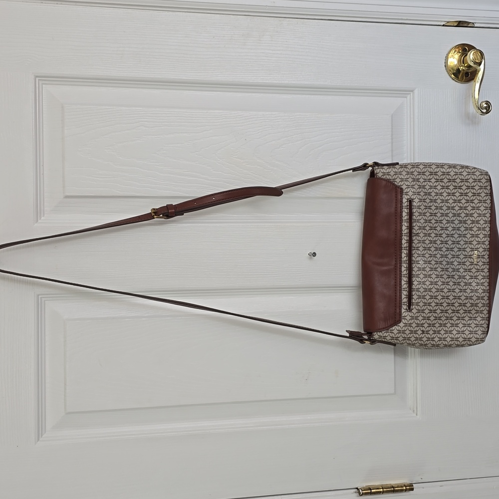 Fossil Gabriella Flap Crossbody Bag Brown Adjustable Strap - Picture 5 of 17